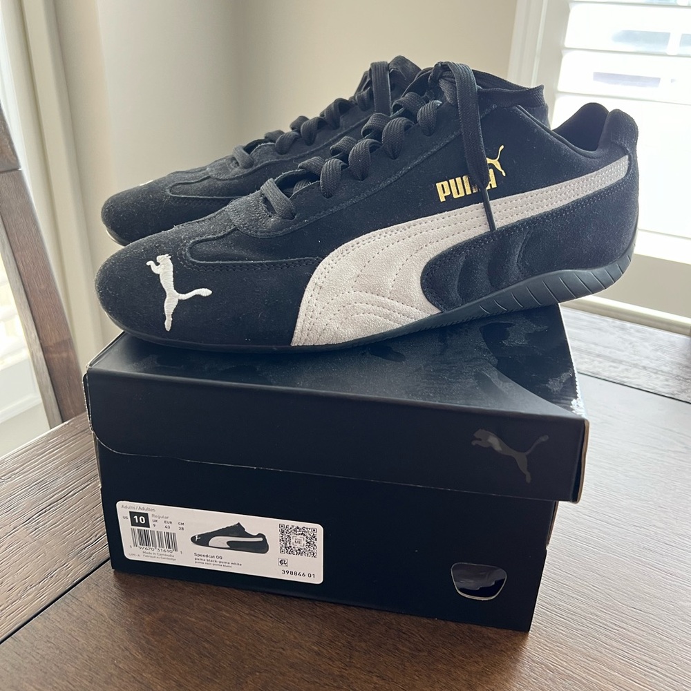 PUMA Speedcat OG sneakers
Men's Black/White Size 10
Like new, only worn twice